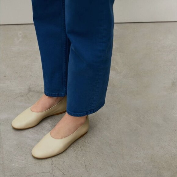 Everlane Cream Leather Flats - Picture 15 of 15